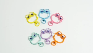 Colorful frog-shaped spring ring connectors with swivel lobster clasps for DIY keychains