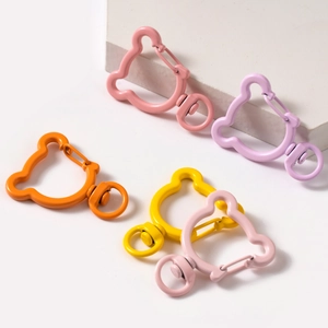 Colorful bear-shaped spring gate rings with 360-degree swivel alloy connector hooks