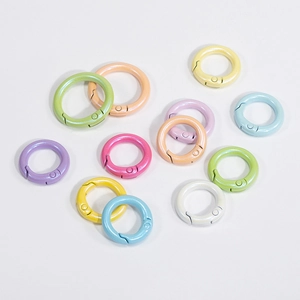 Colorful spring O-rings in vibrant candy-colored metal for DIY keychains and bags