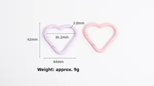 Detailed dimensions of colorful heart-shaped carabiner clips with 42x44mm specifications
