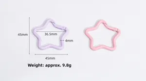 Detail of star-shaped spring snap hooks in pink and purple colors with size measurements