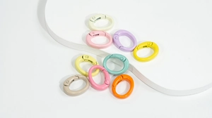 Bunte ovale Karabinerringe für DIY-Schlüsselanhänger und Taschenzubehör in Pastellfarben