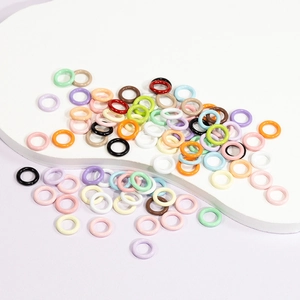 Anelli in metallo colorato lucido per fai da te e decorazione di accessori