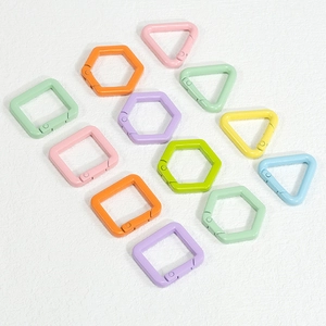 Hebilla de Resorte Geométrica de Aleación Macaron Lacado Hexágono Triángulo Cuadrado Llavero Conectores DIY para Bolsos