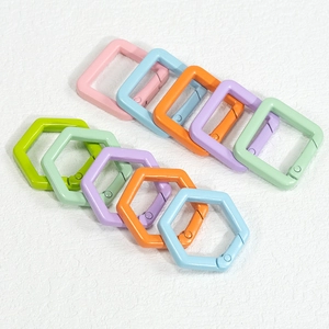 Anillos de resorte geométricos hexagonales y cuadrados de aleación pintada