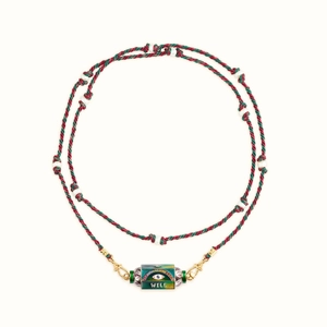 Rot-grüne geflochtene Kette mit Perlen und einem goldenen Evil Eye Emaille Anhänger