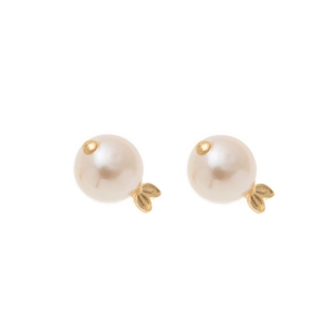 Elegant gold fish scale leaf stud earrings featuring round white natural pearls