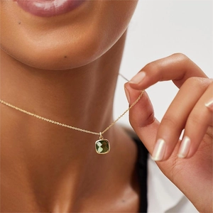 Collar de Colgante Cuadrado de Acero de Titanio Minimalista Mujer Chapado en Oro de 18K Piedra de Vidrio Joyería