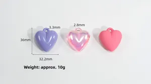 Detaillierte Größenparameter von 36mm Acryl-Herzanhängern in Lila, Transparent und Mattrosa