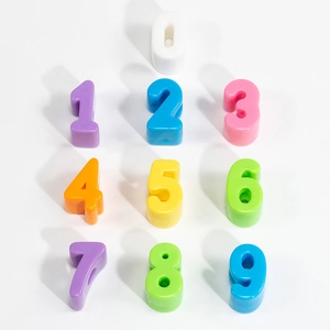 Bunte 3D-Acryl-Zahlenperlen 0-9 mit Seitenlöchern für DIY-Schmuck und Schlüsselanhänger