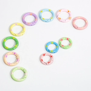 Anillos de resorte de metal macaron con huellas de gato pintadas para manualidades
