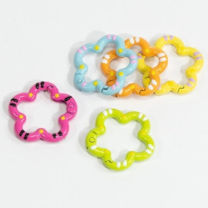 Colorful petal-shaped spring gate rings for DIY keychains and bag accessories