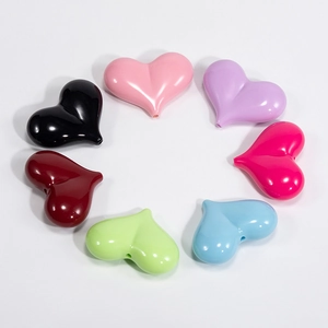 Set di 7 perle a cuore in acrilico colorato per gioielli fai-da-te e portachiavi