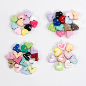 Bunte herzförmige Acrylperlen mit Mittelloch für DIY-Schmuckherstellung und Basteln