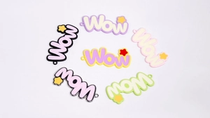 Bunte WOW und MOM Buchstaben-Anhänger mit Sternen für DIY Schmuck und Zubehör