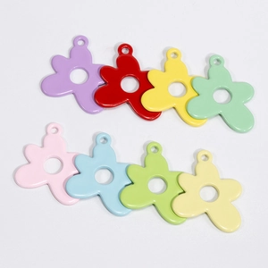 Ciondolo a Fiore in Lega Colorato a Cinque Petali Traforato per Portachiavi Decorazione Borsa Fai da Te Accessori Regalo