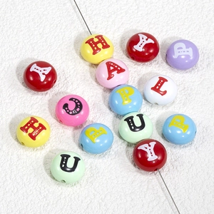 Bunte Acryl-Rundperlen mit Buchstaben für DIY-Schmuck mit durchgehendem Lochdesign