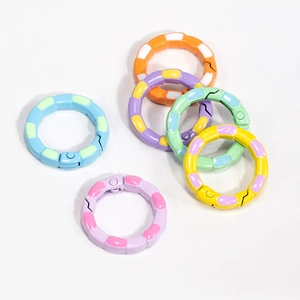 Anneaux ronds à ressort colorés aux finitions émaillées bicolores pour porte-clés DIY