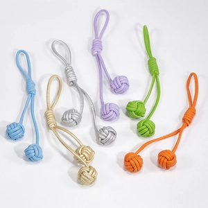 Porte-clés boules en cuir tressé coloré pour sacs avec diverses finitions métalliques