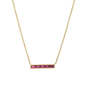 Collier minimaliste plaqué or 18 carats avec pendentif horizontal et cinq pierres roses
