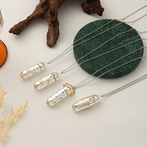 Collares de medallón vintage con motivos de luna y estrellas en acabado plateado