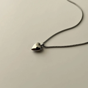 Collier cœur en acier inoxydable poli argent 18k avec chaîne maille box