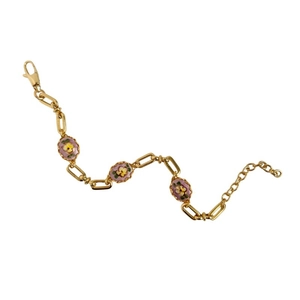 Vue détaillée d'un bracelet fleuri de style peinture à l'huile vintage avec émail doré