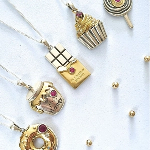 Dessert Series Copper Pendant Necklace For Women 18K Gold Plated Zirconia Donut Cupcake Chocolate Honey Pot Fashion Jewelry