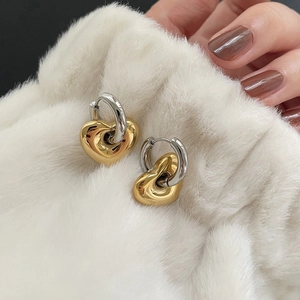Boucles d'oreilles cœur style français avec pendentifs dorés et boucles argentées