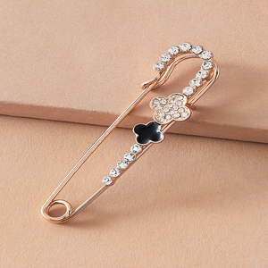 Rose Gold Clover Safety Pin Brooch With Rhinestones And Black Enamel Simple Retro Fashion Decorative Jewelry For Women