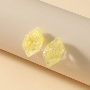 Elegant geometric S925 silver resin earrings with yellow dried flowers and diamond shape