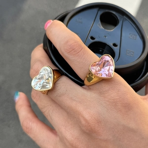 18K gold plated stainless steel rings with pink and white heart-shaped zircon stones