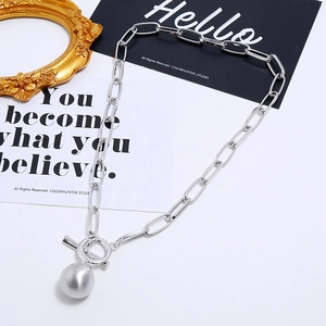 Collana a catena spessa argento con pendente a sfera e chiusura a levetta tipo OT