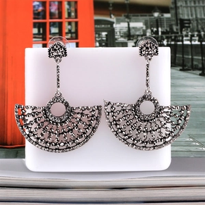 Vintage fan-shaped hollow drop earrings with sparkling rhinestones in retro silver finish