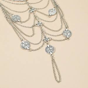 Chaîne de cheville bohème argentée multicouche avec pendentifs de pièces vintage
