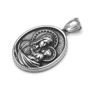 Ovale roestvrijstalen hanger met religieus Maria-reliëf in vintage zilveren afwerking
