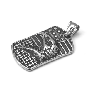 Colgante de escudo de águila de acero inoxidable con diseño de relieve punk rock retro