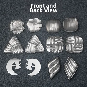 Pendentifs géométriques en acier inoxydable en six formes avec vues avant et arrière