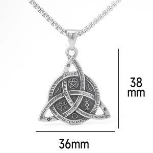 Detailansicht des keltischen Knotenanhängers mit Symbolen und Größenmarkierung von 38mm Höhe