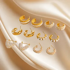 Orecchini di Künstliche Perle in Acciaio Inossidabile Vintage da Donna Placcati in Oro a Forma di C Cuore Zirconia Gioielli Moda