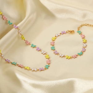Schmuckset aus 18k vergoldetem Edelstahl mit bunten Emaille-Schmetterlingsanhängern