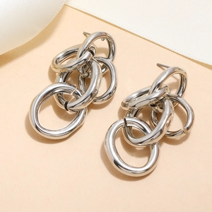 Moderne klobige Kettenglieder-Ohrringe aus Silber im minimalistischen Industrie-Stil