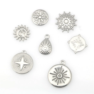 Colgantes Celestiales de Acero Inoxidable Sol Luna Estrella para Creación de Joyas DIY Estilo Punk Accesorios Plata