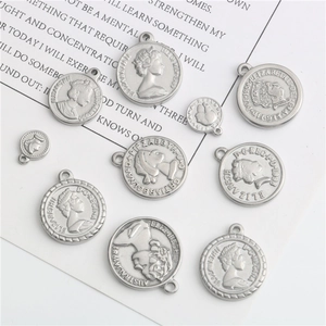 Vintage Stainless Steel Queen Elizabeth II Coin Pendants Antique Relief Portrait Charms For DIY Necklace Bracelet Making