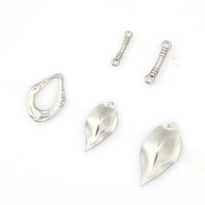Pendentifs feuilles en acier inoxydable et anneaux géométriques pour création bijoux DIY