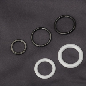Colgantes redondos de cerámica de precisión en blanco y negro para collares y joyas DIY