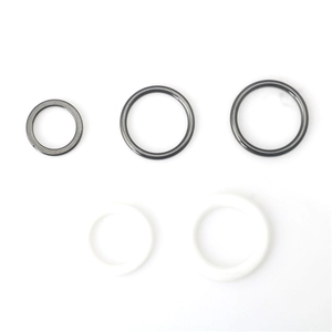 Cinco anillos redondos de cerámica de circonio gris y blanco para creación de joyas