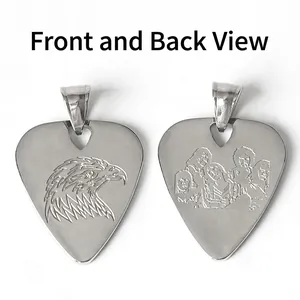 Pendentif cœur en acier inoxydable avec gravure d'aigle et portraits sur deux faces