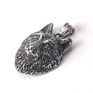 Pendentif tête de loup en acier inoxydable réaliste avec finition argentée vintage détaillée
