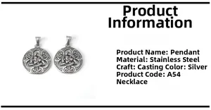 Détail d'un pendentif rond en acier inoxydable argenté avec un motif de nœud celtique
